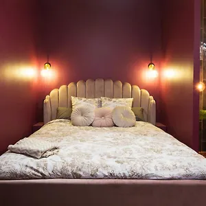 Jacuzzi, Chic Romantique Climatise A 50 M Du Metro Appartement