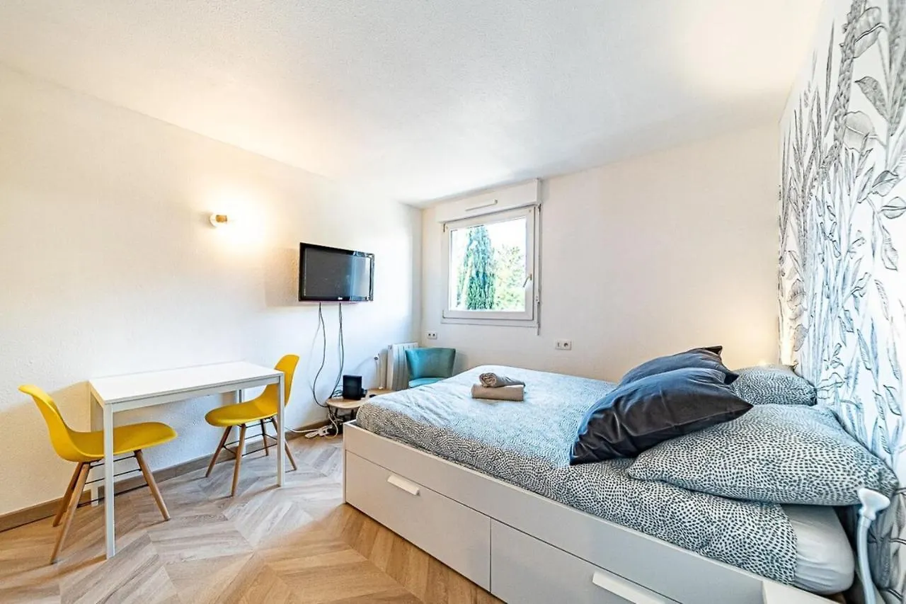 Le Petit Million- Joli Studio Renove-Flachet Villeurbanne 0*,  France